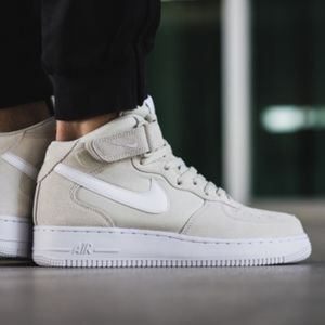 Air Force 1 Mid 07 Light Bone